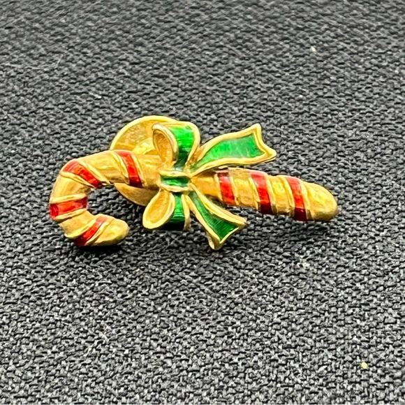 Vintage Avon Gold Tone W/ Red & Green Enamel Christmas Candy Cane Pin - Picture 2 of 9